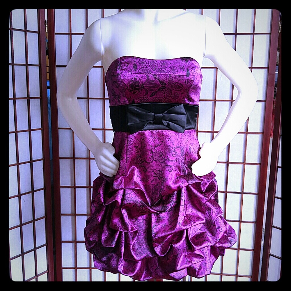 Dress - Picture 2 of 8
